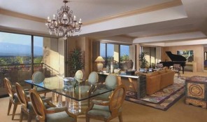 Hilton Grand Vacations Club at Waikoloa Beach Resort Hilton Grand Vacations Club at Waikoloa Beach Resort Living and Dining Area
