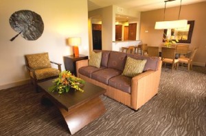 The Bay Club at Waikoloa Beach Resort Living and Dining Areas